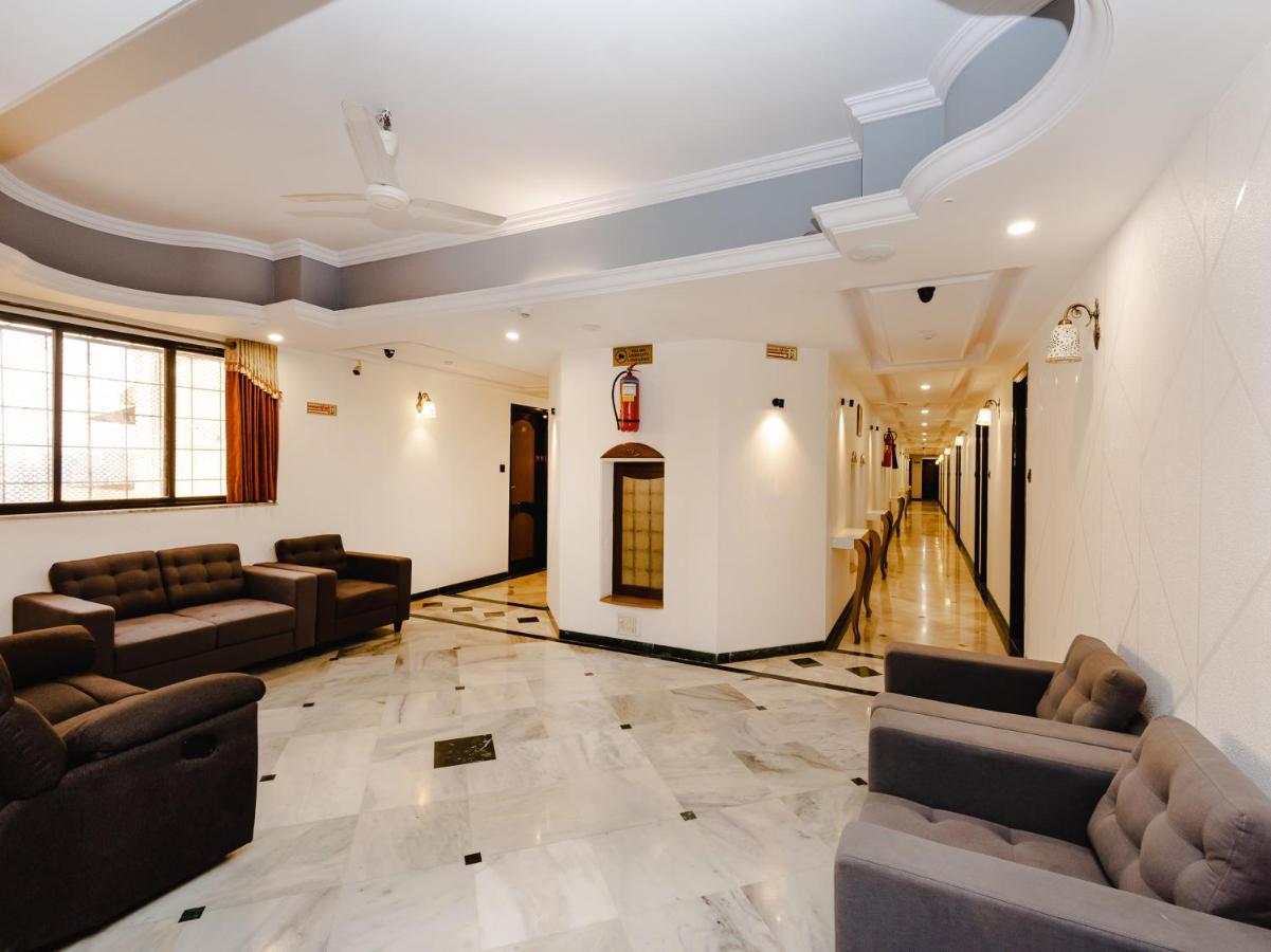 Hotel Galaxy Opp Surat Railway Station Buitenkant foto