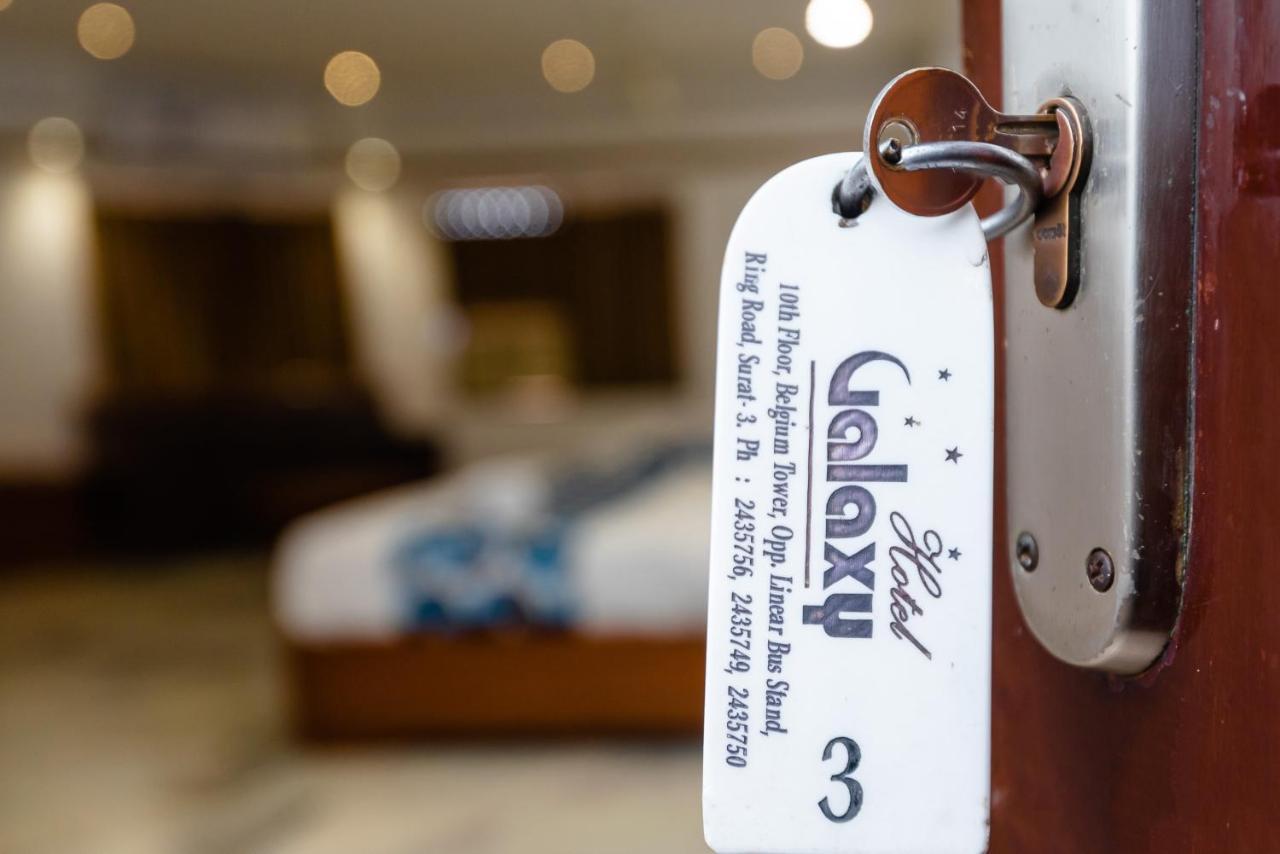 Hotel Galaxy Opp Surat Railway Station Buitenkant foto