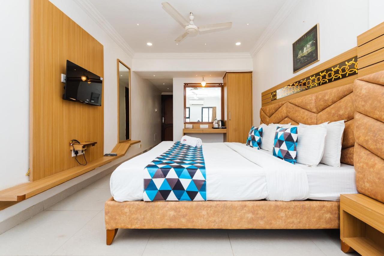 Hotel Galaxy Opp Surat Railway Station Buitenkant foto