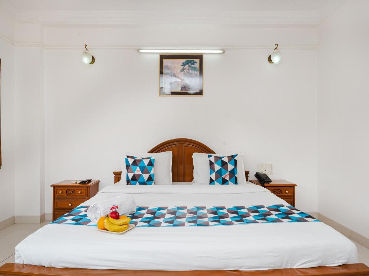 Hotel Galaxy Opp Surat Railway Station Buitenkant foto