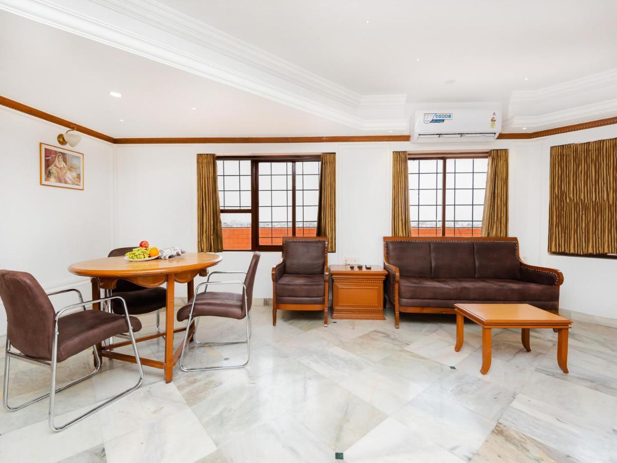 Hotel Galaxy Opp Surat Railway Station Buitenkant foto